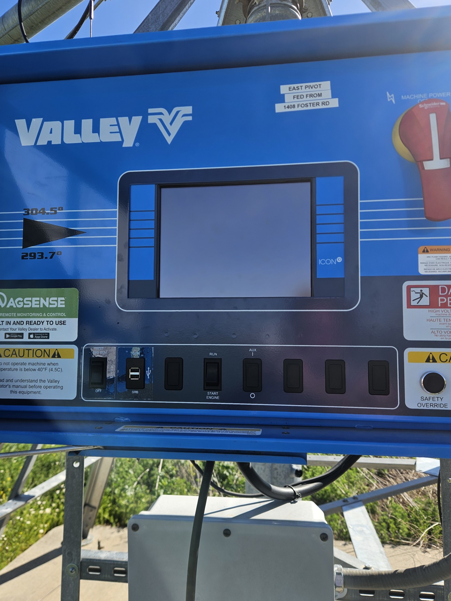 VALLEY  CENTER PIVOT PRECISION CORNER SYSTEM (CORNER SYSTEM NOT IN USE)